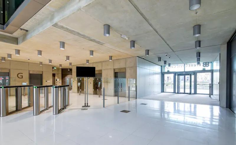 Modern Wembley civic offices, V164 (photo 4)
