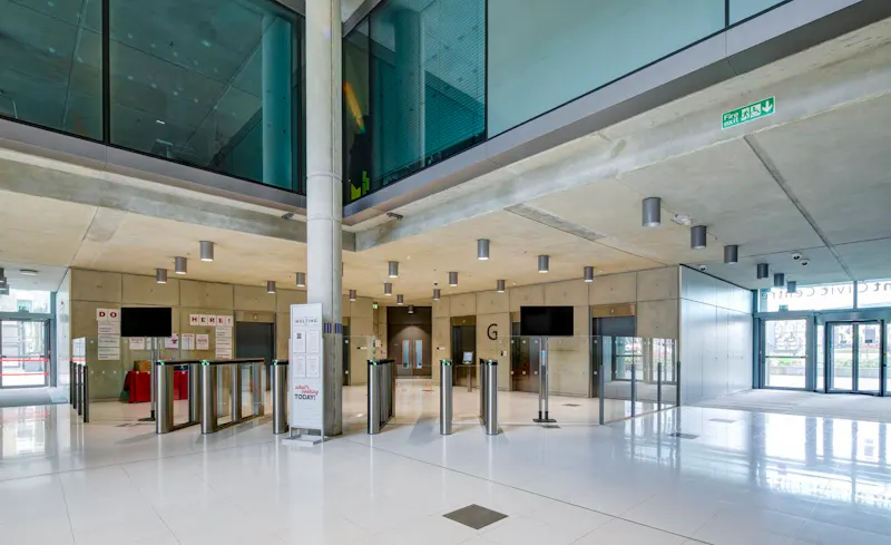 Modern Wembley civic offices, V164 (photo 7)