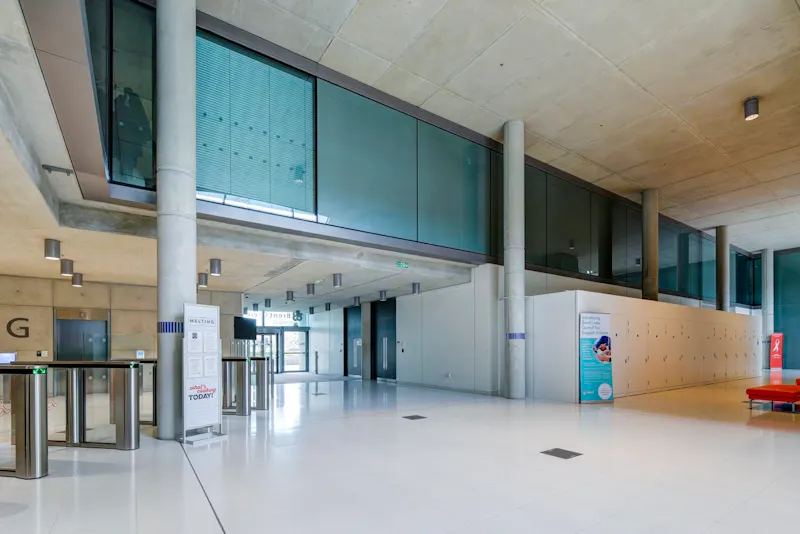 Modern Wembley civic offices, V164 (photo 8)