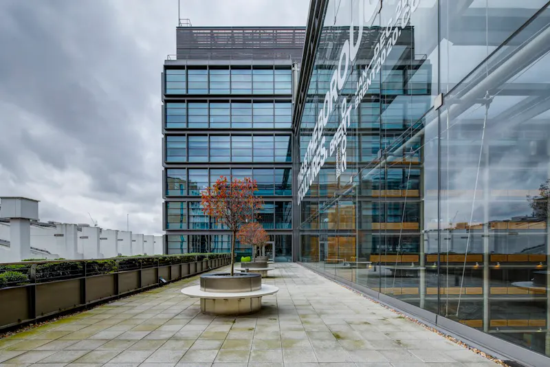 Modern Wembley civic offices, V164 (photo 53)