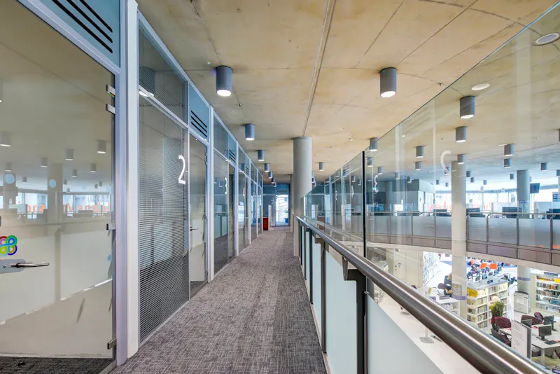 Modern Wembley civic offices, V164 (photo 98)