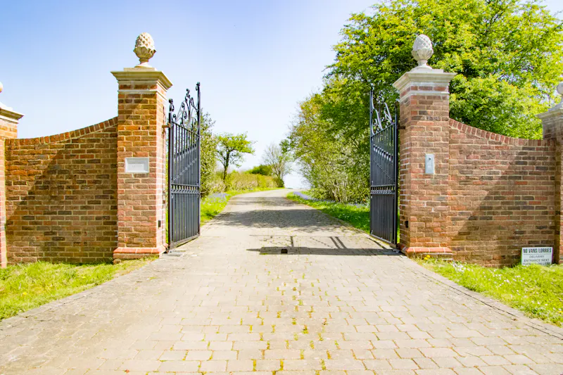 Gate at Extensive Uckfield manor house , M338 (photo 26)