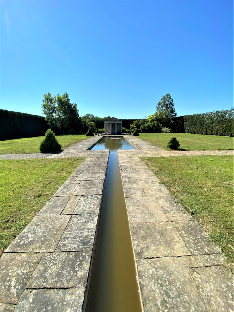 Extensive Uckfield manor house , M338 (photo 16)