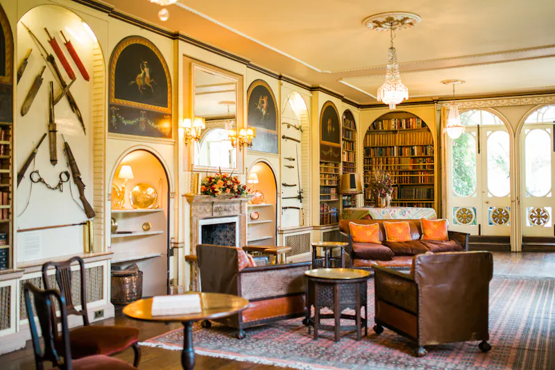 Library at Palladian stately in Winchester, A151 (photo 13)