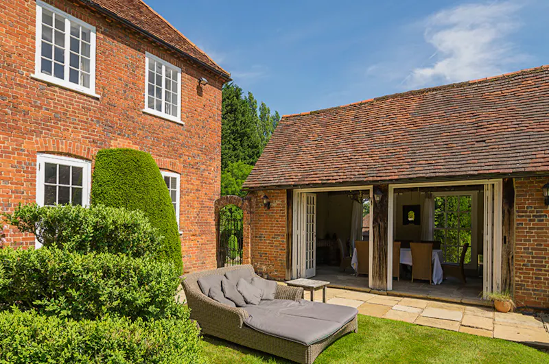 Terrace/Patio at Gerrards Cross Georgian house, A1529 (photo 21)