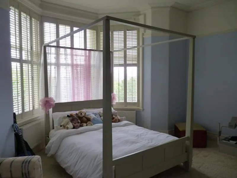 Bedroom at Film location W101 in Wales (photo 11)