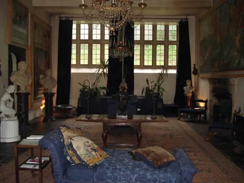 Drawing room at North Wales Jacobean mansion, W100 (photo 3)