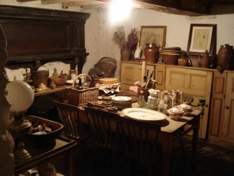 North Wales Jacobean mansion, W100 (photo 6)