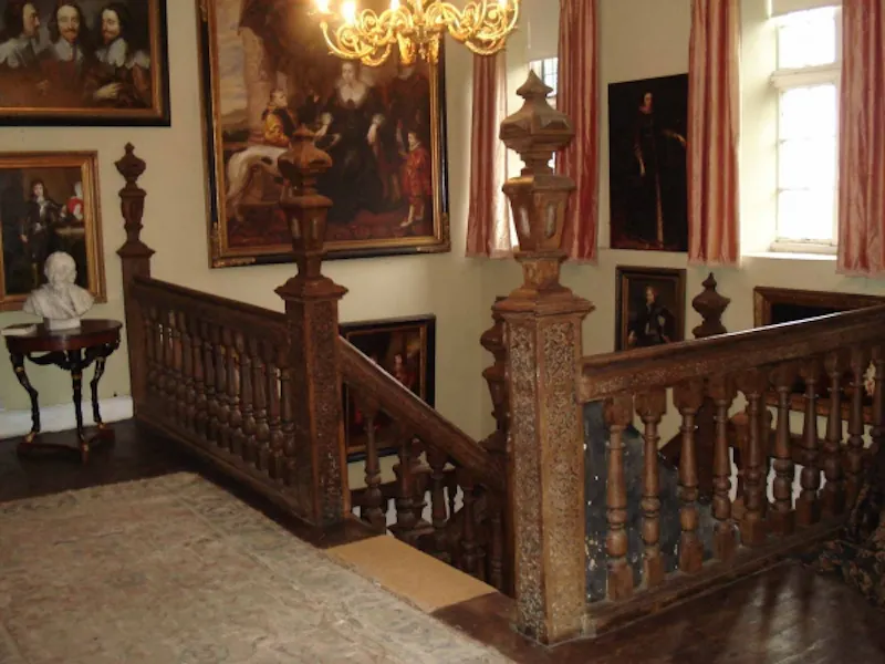 Staircase at North Wales Jacobean mansion, W100 (photo 14)