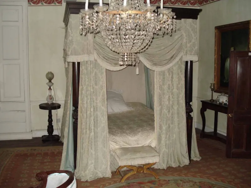 Bedroom at North Wales Jacobean mansion, W100 (photo 21)
