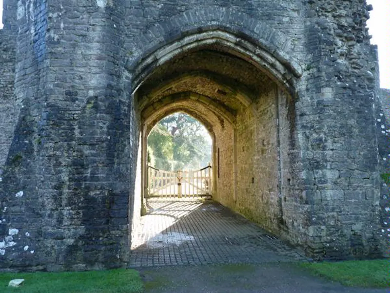 Film location W124 in Wales (photo 4)