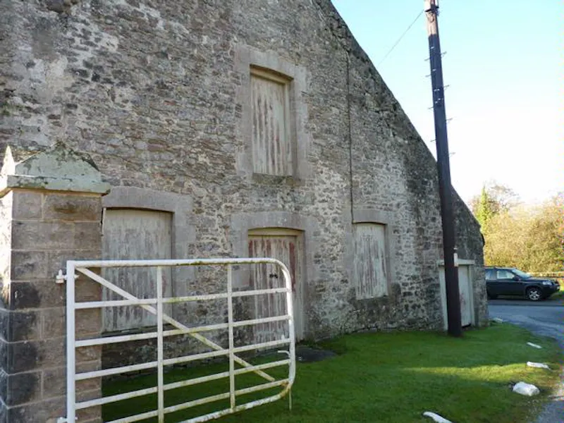 Film location W124 in Wales (photo 15)