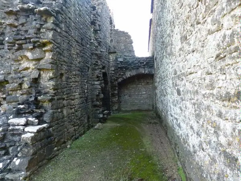 Film location W124 in Wales (photo 16)