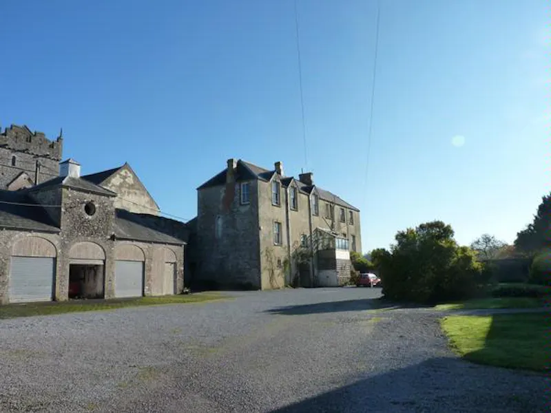 Film location W124 in Wales (photo 27)
