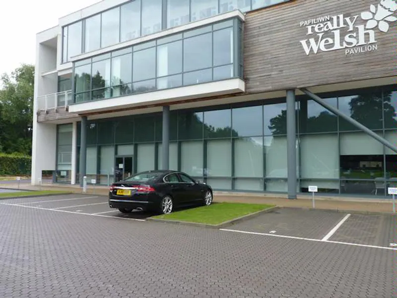 Driveway at Film location W125 in Wales (photo 20)