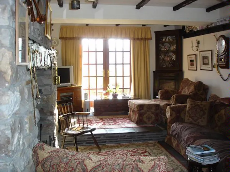 Living Room at Film location W129 in Wales (photo 5)