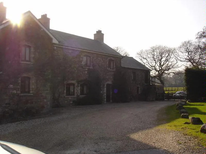 Driveway at Film location W129 in Wales (photo 7)