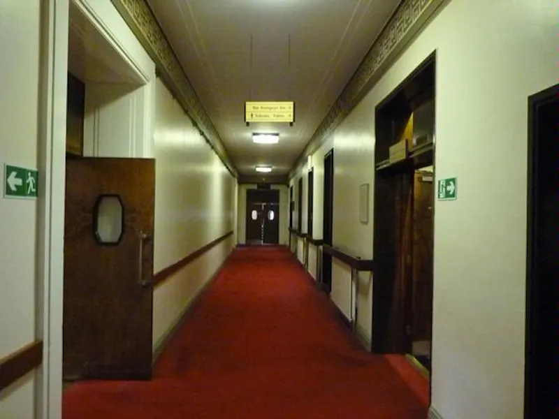 Entrance hall at Film location W176 in Wales (photo 12)
