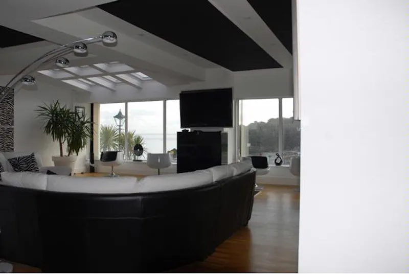 Open plan at Film location W204 in Wales (photo 4)