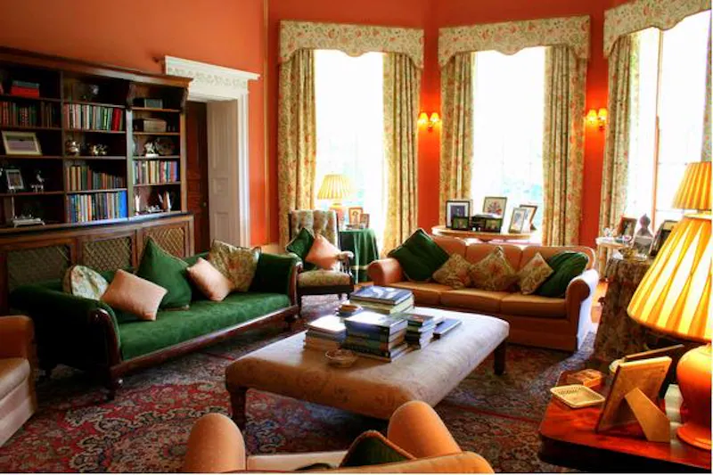 Living Room at Film location W207 in Wales (photo 15)