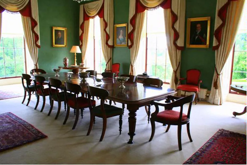 Dining room at Film location W207 in Wales (photo 21)