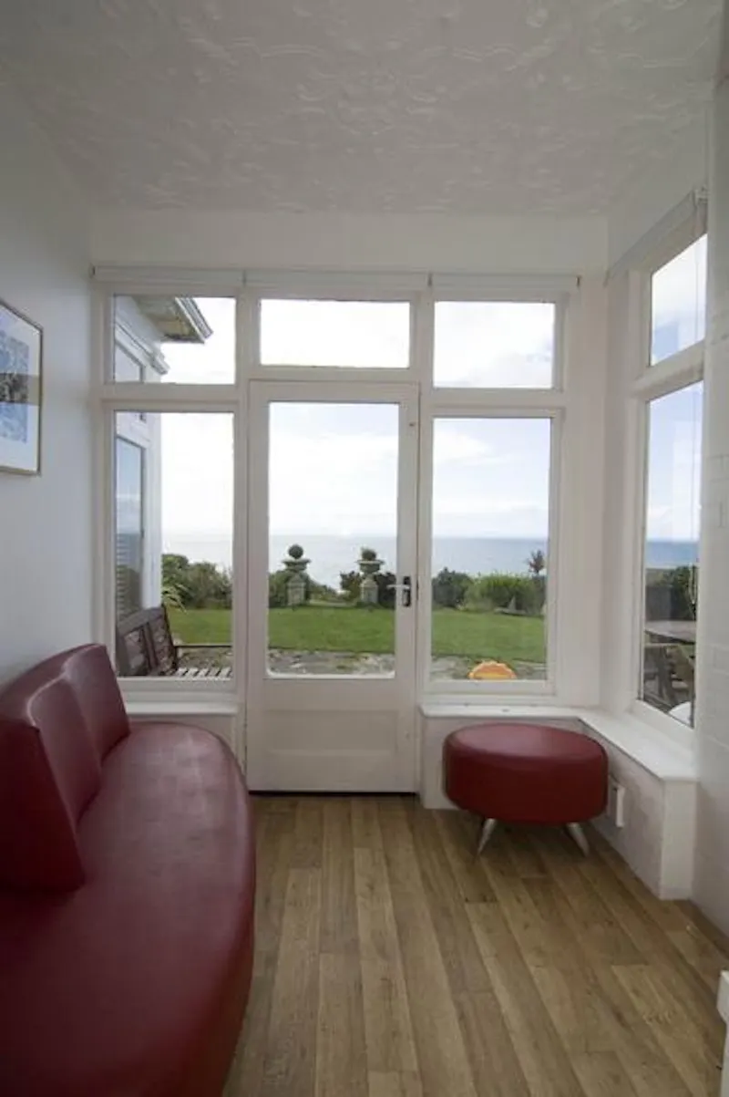 Contemporary Langland house, W208 (photo 42)