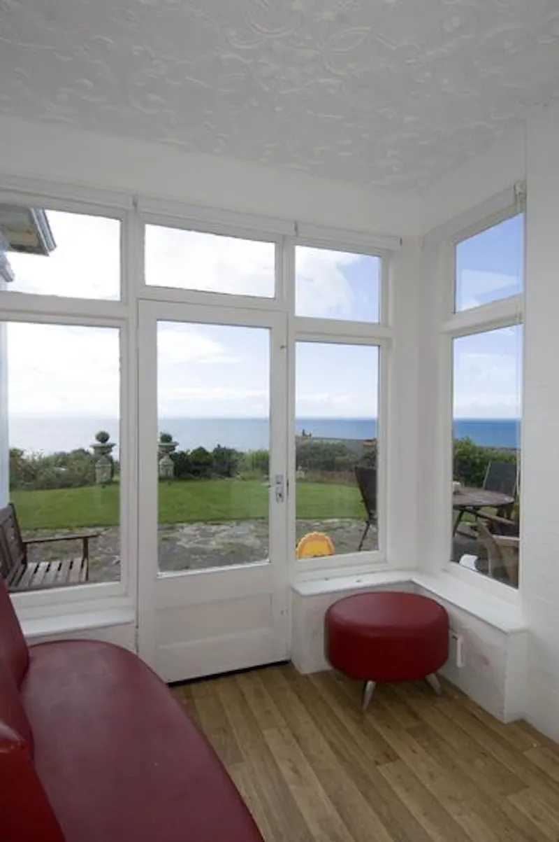 Contemporary Langland house, W208 (photo 43)