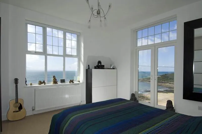 Contemporary Langland house, W208 (photo 23)