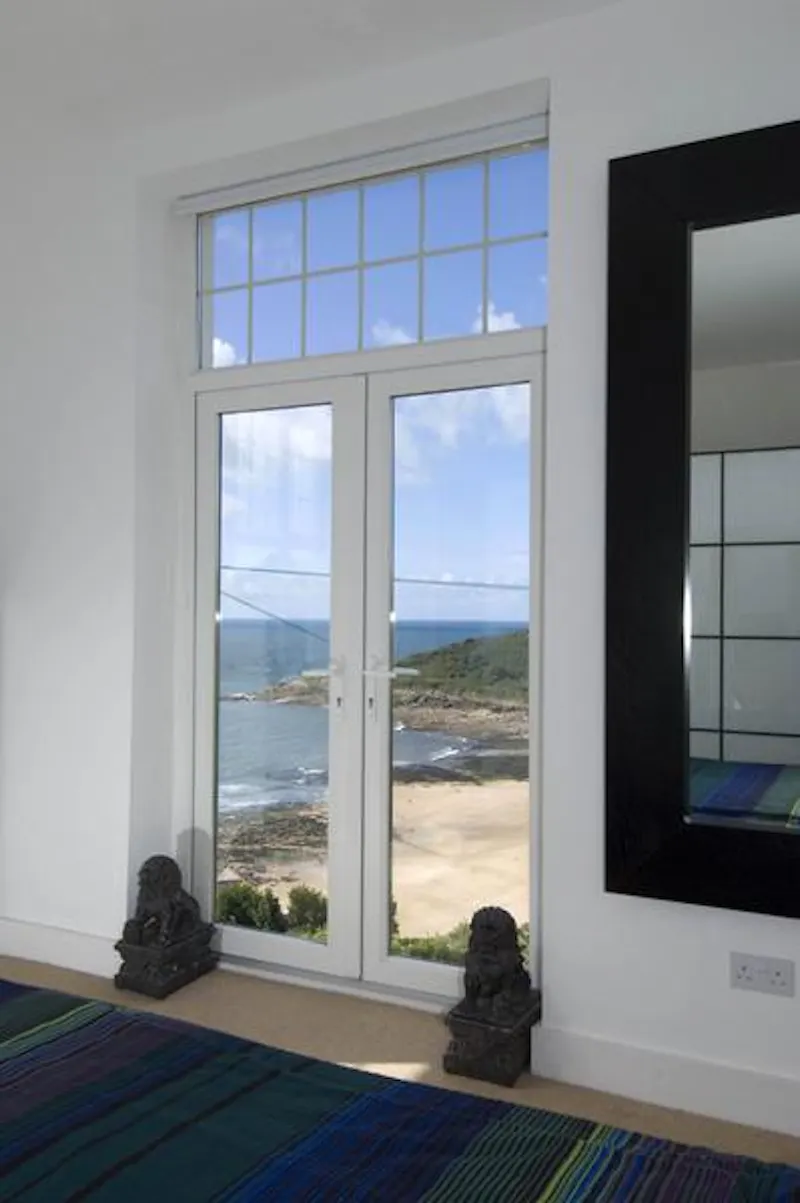 Contemporary Langland house, W208 (photo 44)