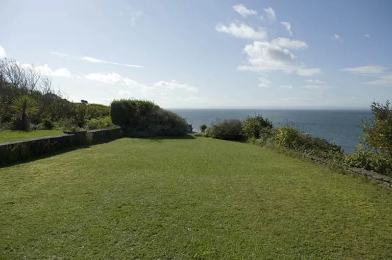Contemporary Langland house, W208 (photo 49)