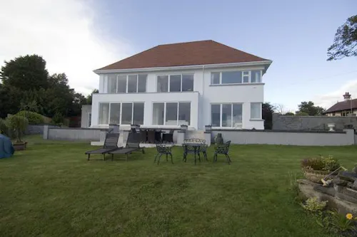 Luxurious Langland villa, W209