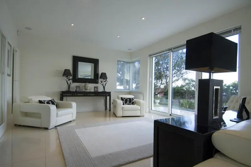Luxurious Langland villa, W209 (photo 7)