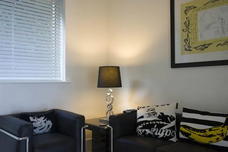 Luxurious Langland villa, W209 (photo 15)