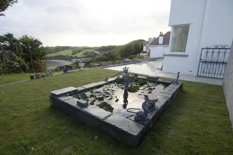 Luxurious Langland villa, W209 (photo 45)