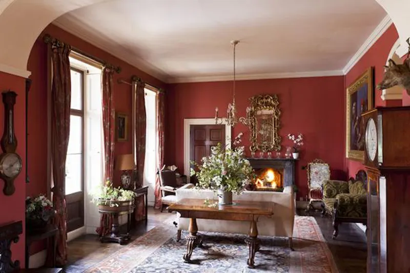 Drawing room at Film location W211 in Wales (photo 9)