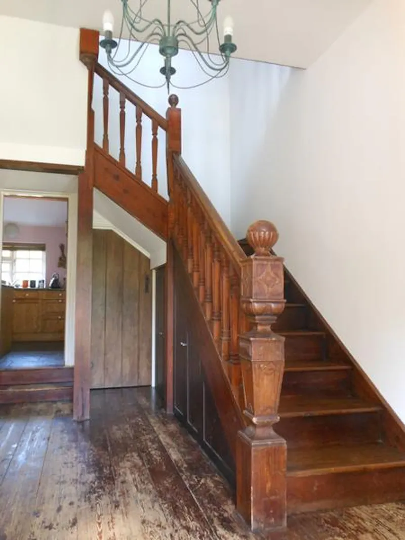 Staircase at Film location W215 in Wales (photo 9)