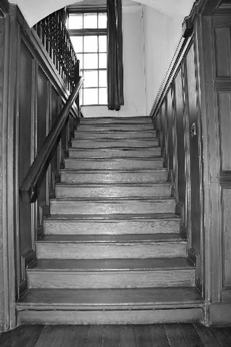 Staircase at Film location W216 in Wales (photo 14)