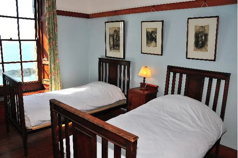 Bedroom at Film location W216 in Wales (photo 25)