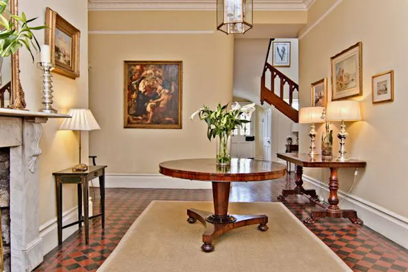 Entrance hall at Film location B1638 in Wales (photo 34)
