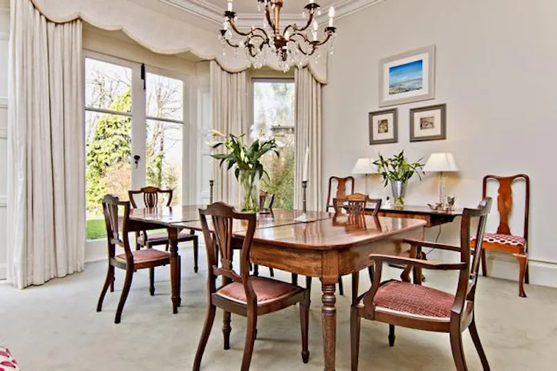 Dining room at Film location B1638 in Wales (photo 32)