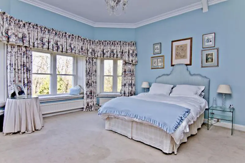 Bedroom at Film location B1638 in Wales (photo 23)