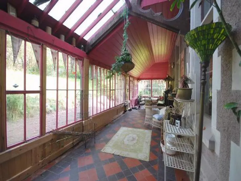 Conservatory at Film location G288 in Wales (photo 7)