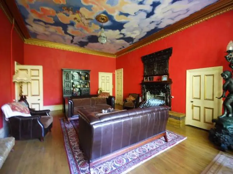 Drawing room at Film location G288 in Wales (photo 9)
