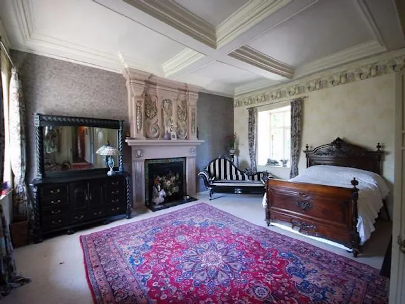 Bedroom at Film location G288 in Wales (photo 13)