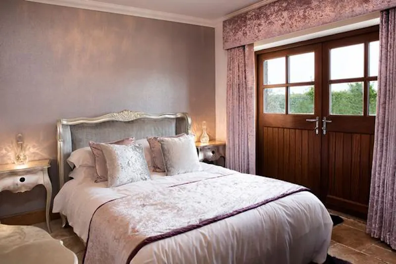 Bedroom at Film location C871 in Wales (photo 9)