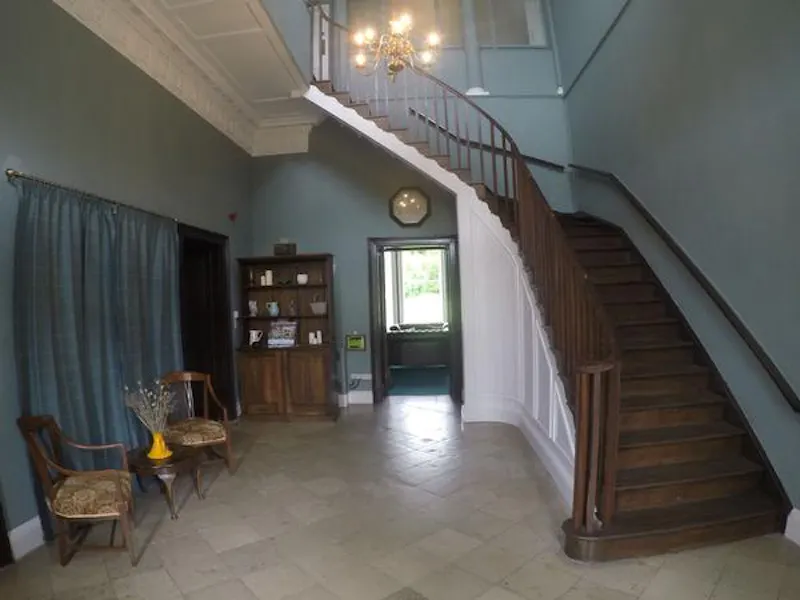Entrance hall at Film location A1415 in Wales (photo 5)
