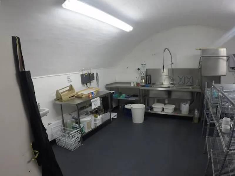 Kitchen at Film location A1415 in Wales (photo 75)