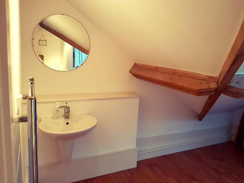 Bathroom at Film location W217 in Wales (photo 14)