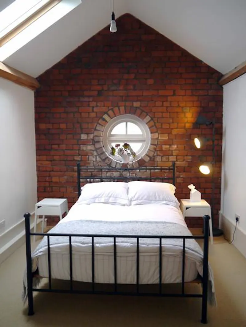 Bedroom at Film location W217 in Wales (photo 15)