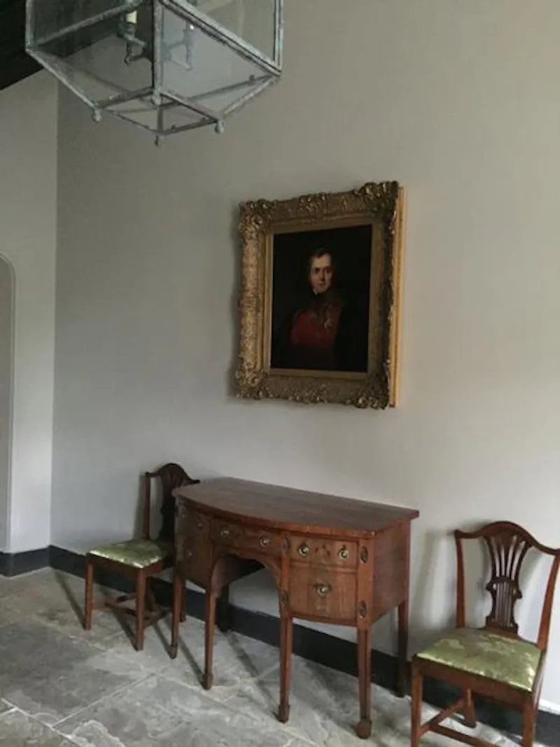 Entrance hall at Film location M336 in Cambridgeshire (photo 4)